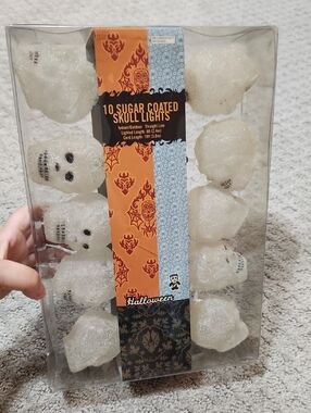 Vintage Halloween Sugar Coated White Skull String Lights